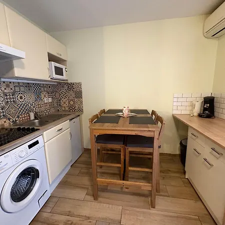 Havre De Paix Parking Лурд